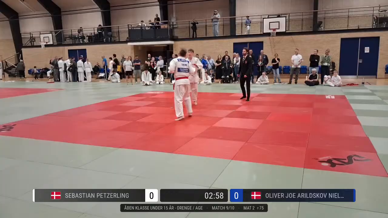Frame at 00:35:17