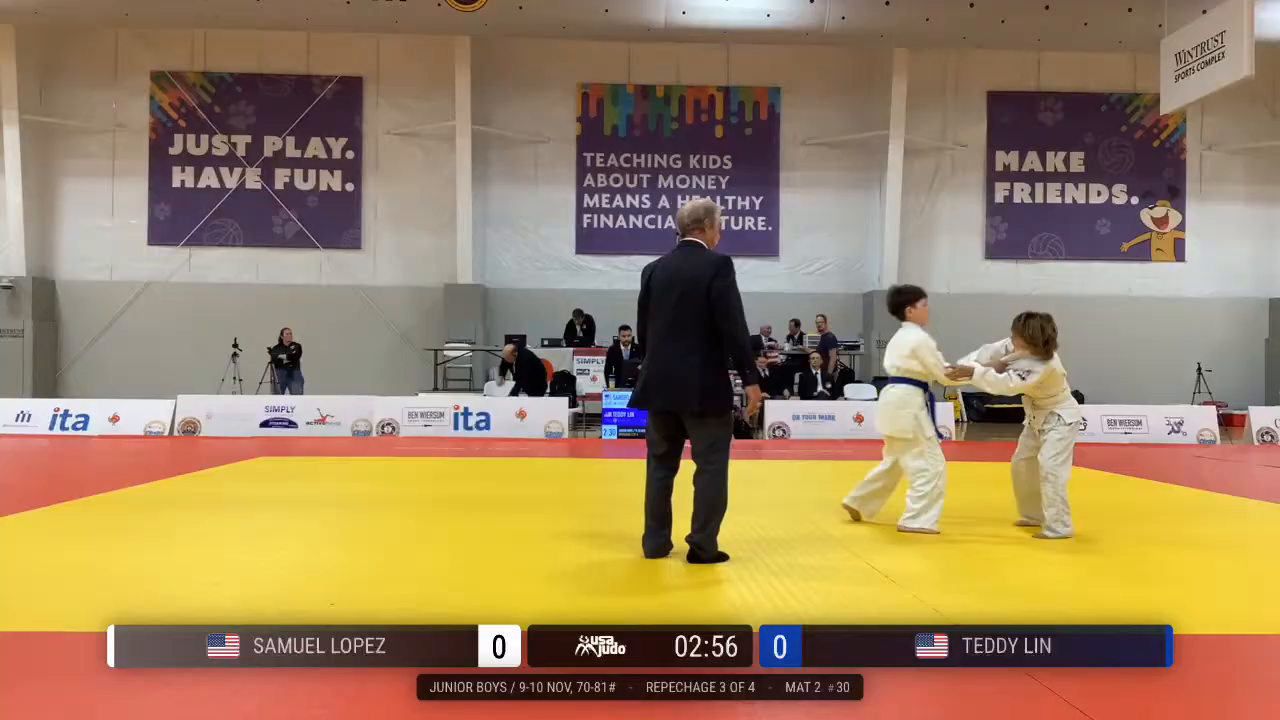 Frame at 01:33:41